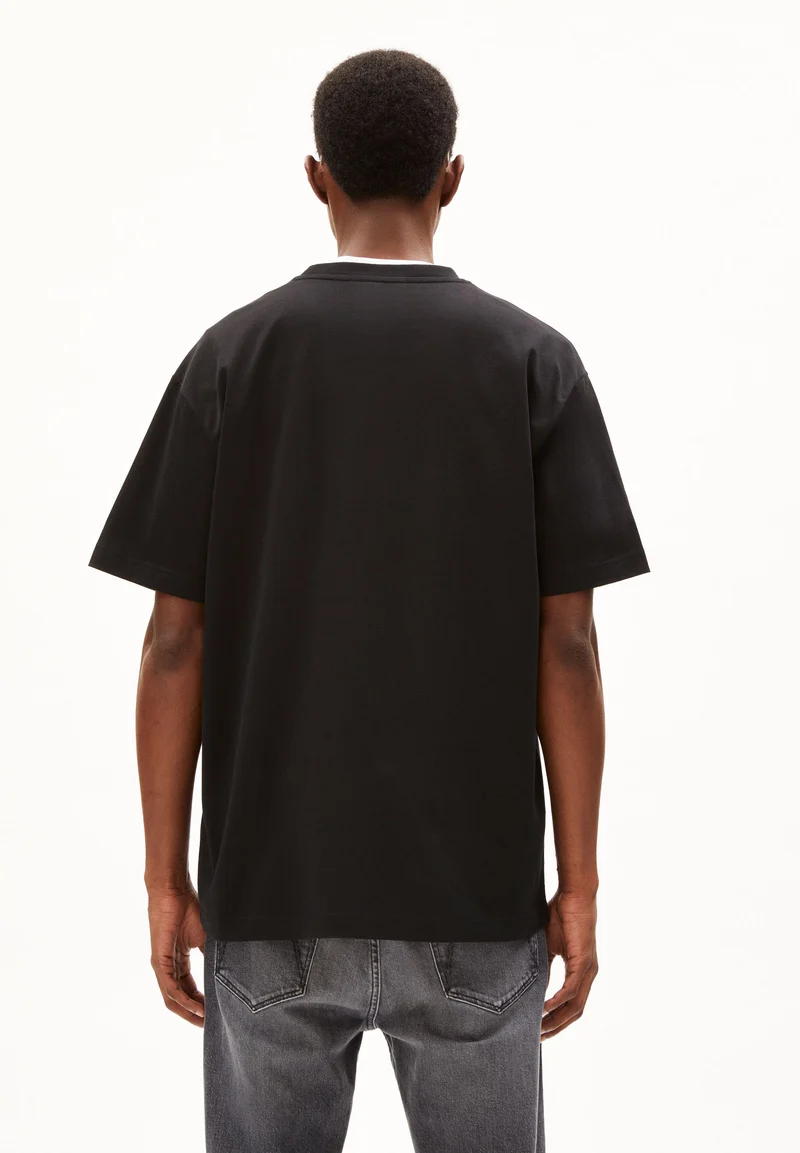 AADRU | black