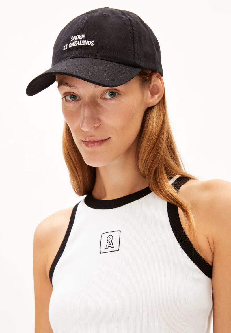 KANITAA CONTRAST | white-black