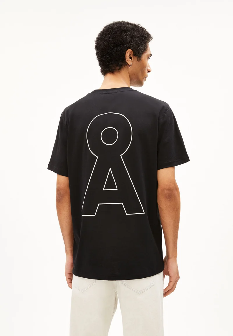DAANAN LOGAA | black