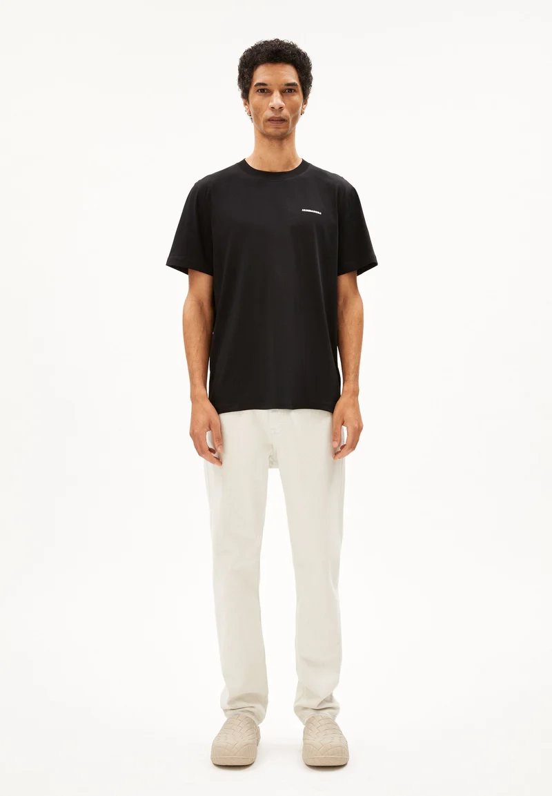 DAANAN LOGAA | black