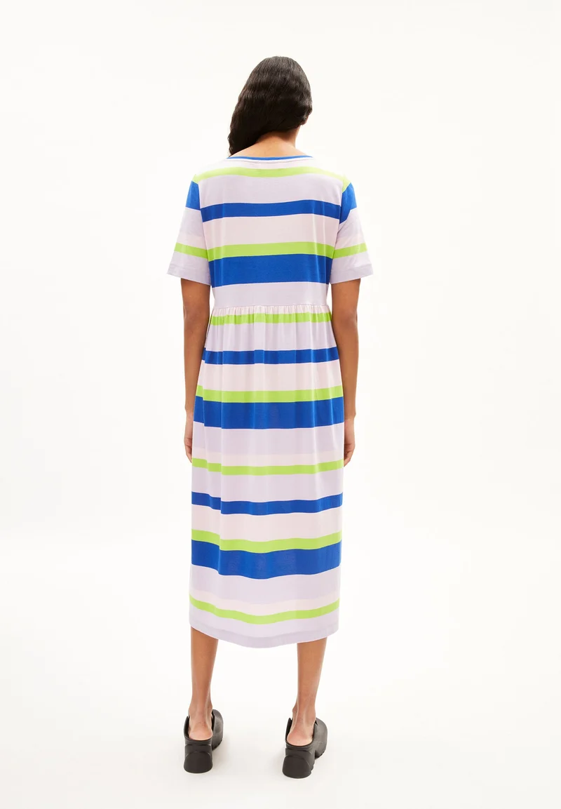 TAAKYRA HORAACIOS | dynamo blue-pink light