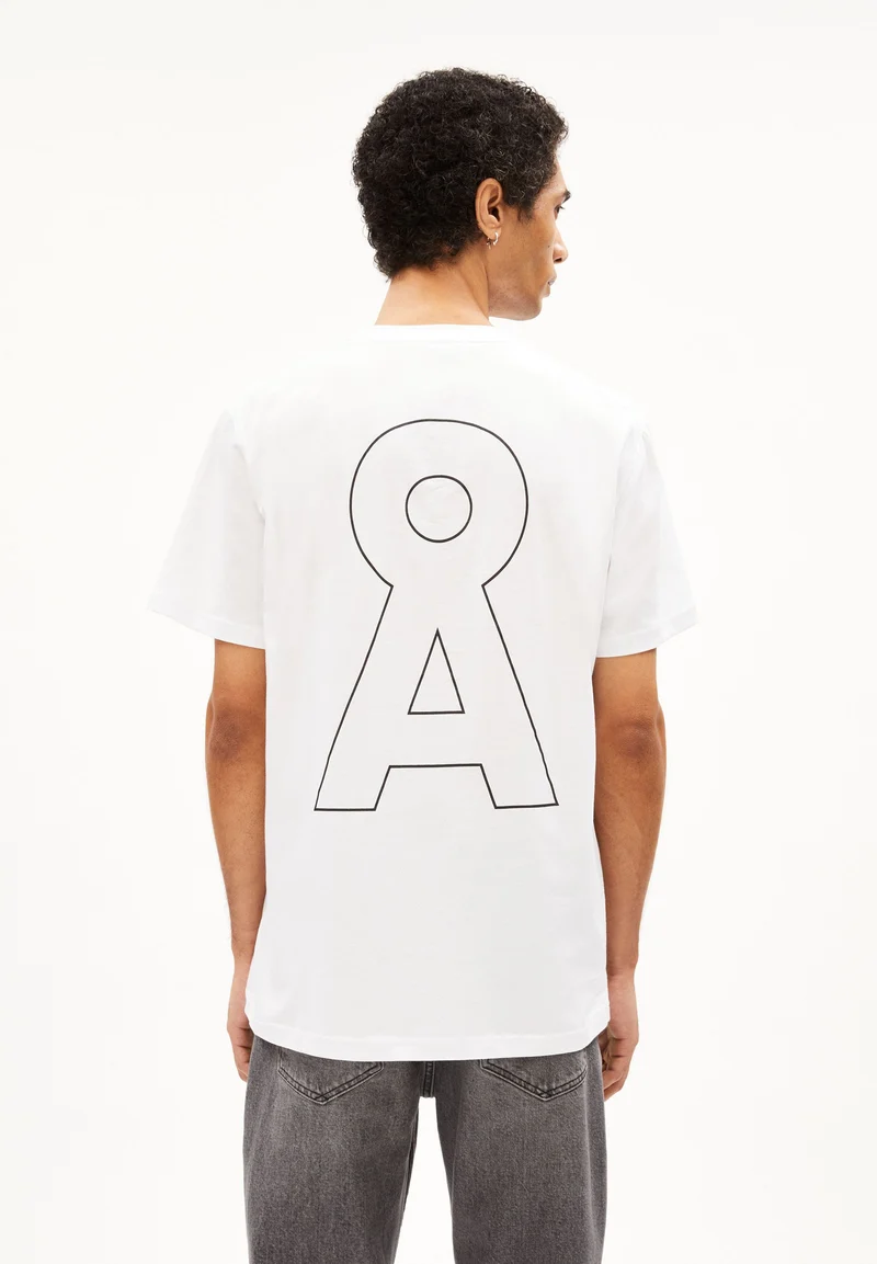 DAANAN LOGAA | white