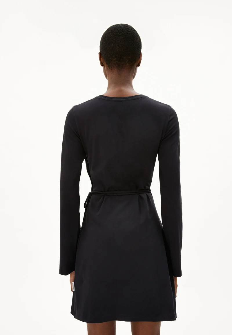 CEETAA | black