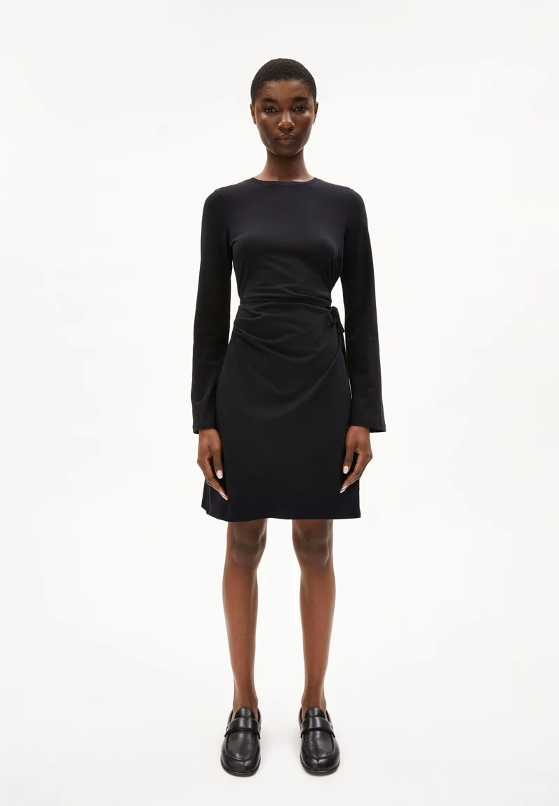 CEETAA | black