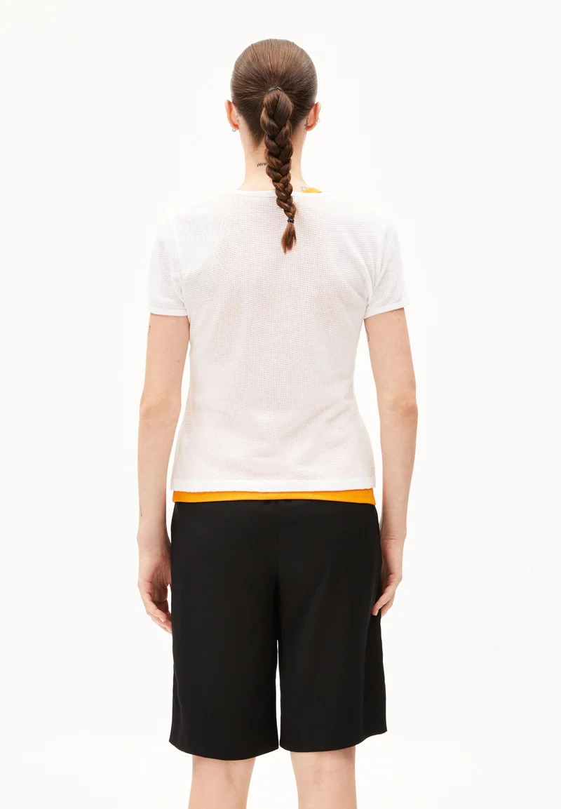 ANKIAA | white