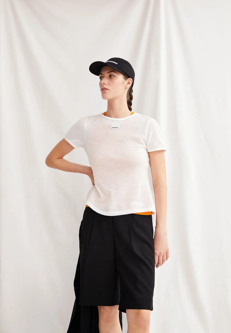 ANKIAA | white
