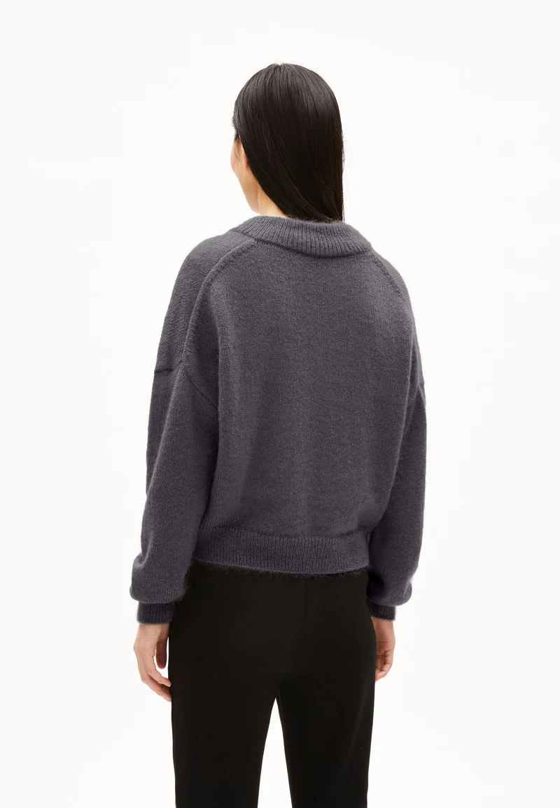ALBASAA MOHAIR | iron cast