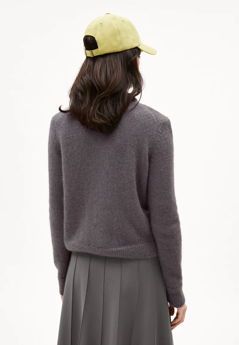 GILAAH MOHAIR | iron cast