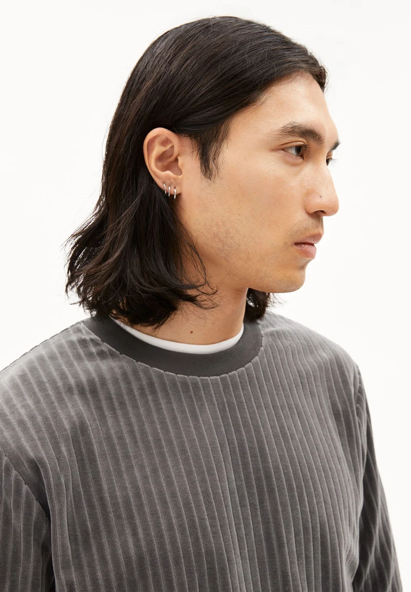 BENJAARO CORDUROY | iron cast
