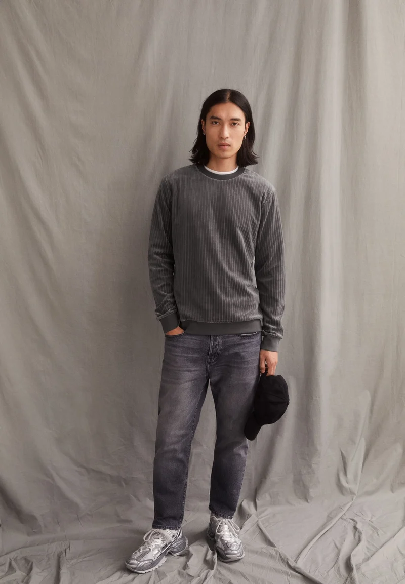 BENJAARO CORDUROY | iron cast