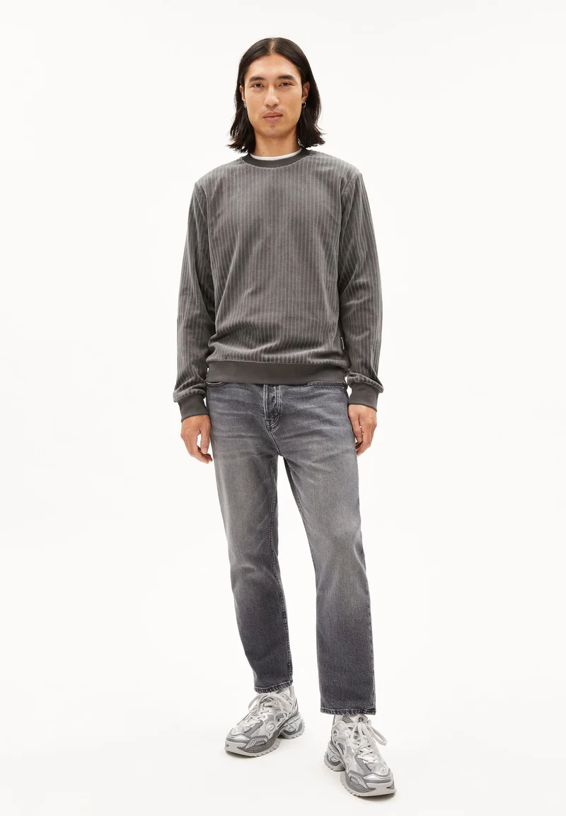 BENJAARO CORDUROY | iron cast