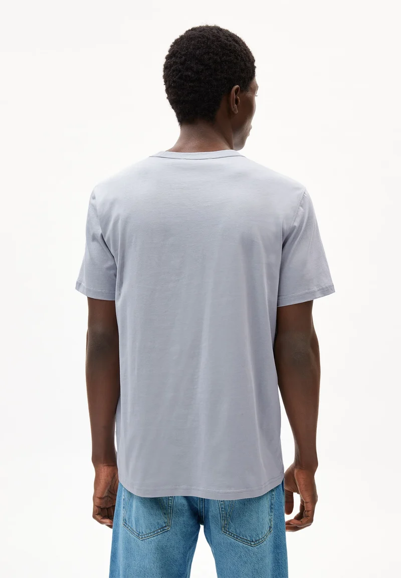 MAARKOS POCKET T-SHIRT | misty morning