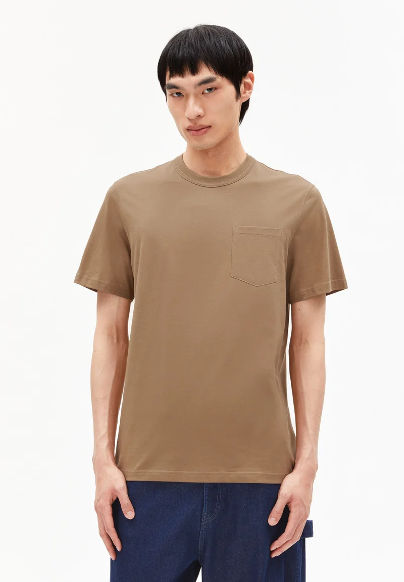 MAARKOS POCKET T-SHIRT | light oak