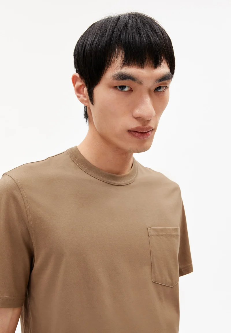 MAARKOS POCKET T-SHIRT | light oak