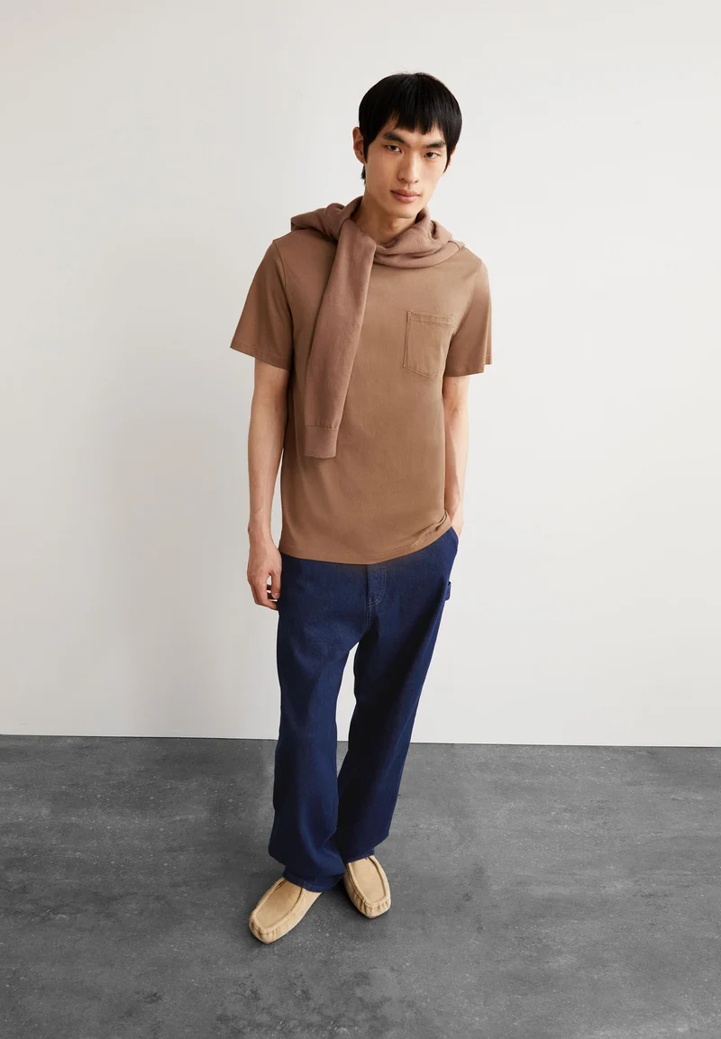 MAARKOS POCKET T-SHIRT | light oak