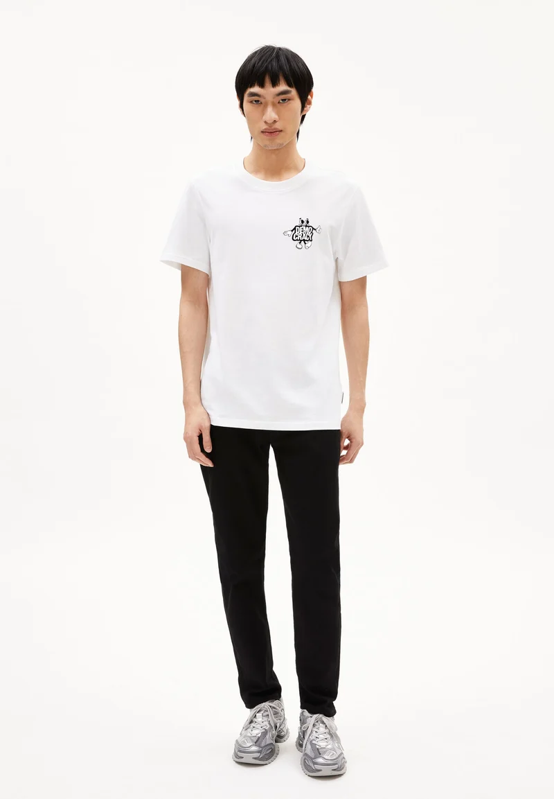 MAARKOS DEMOCRACY | white