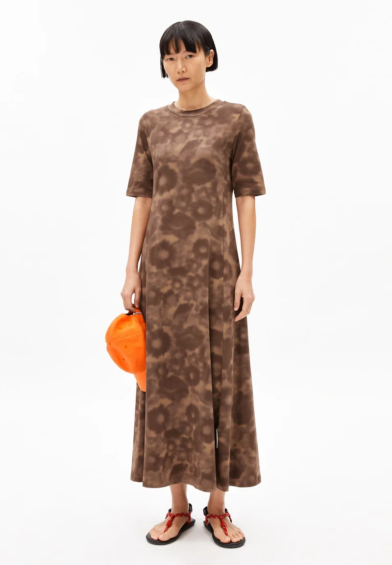 ZURAA AUTUMN GARDEN | pale umber