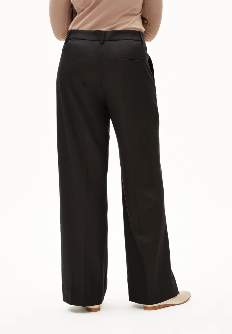 LEANDRAA HOSE | black