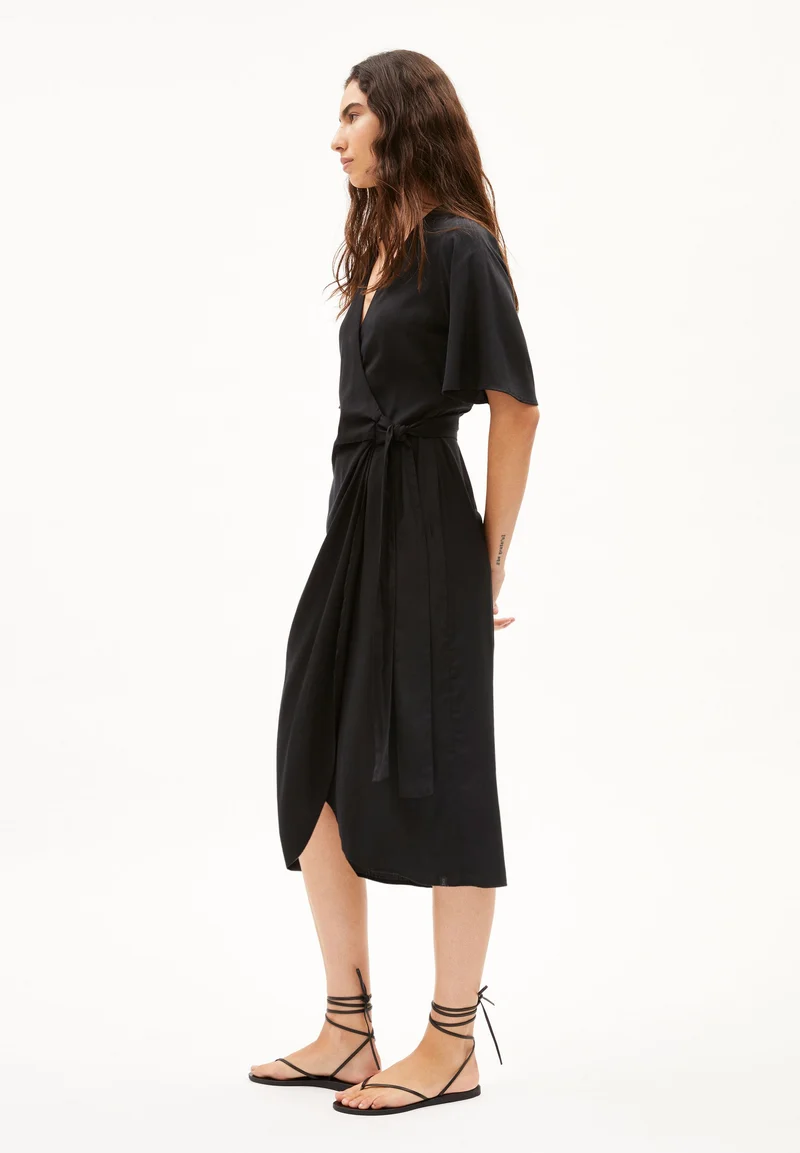 NATAALE | black