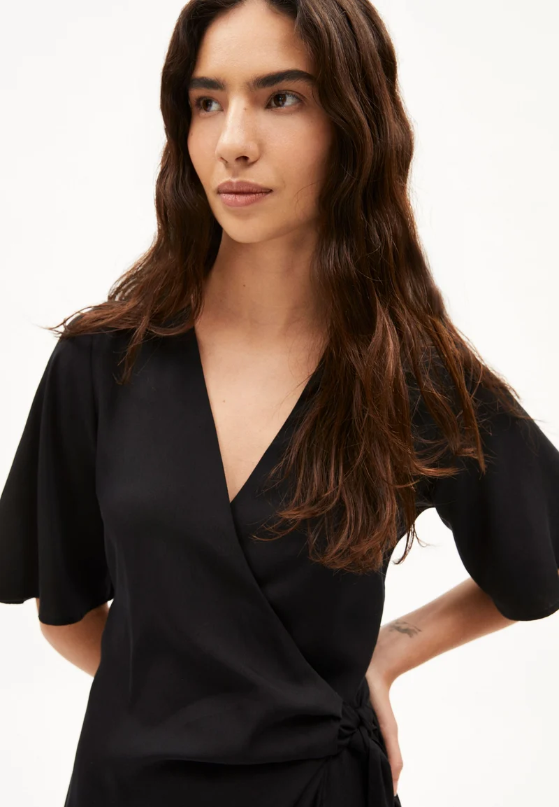 NATAALE | black