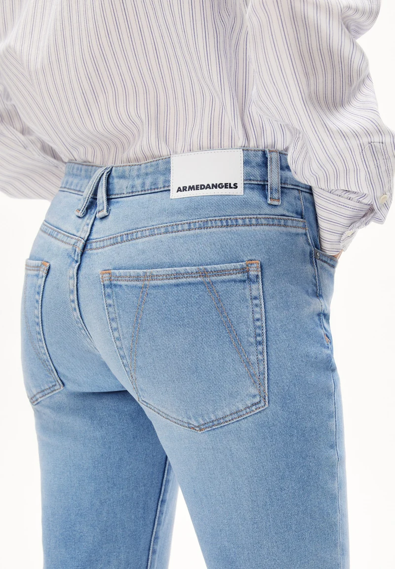 LINNAA LOW | easy blue