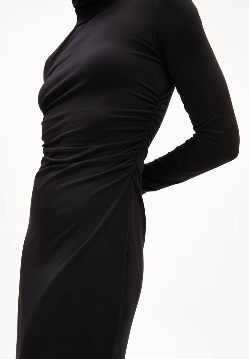 ADAAJA LONGSLEEVE | black