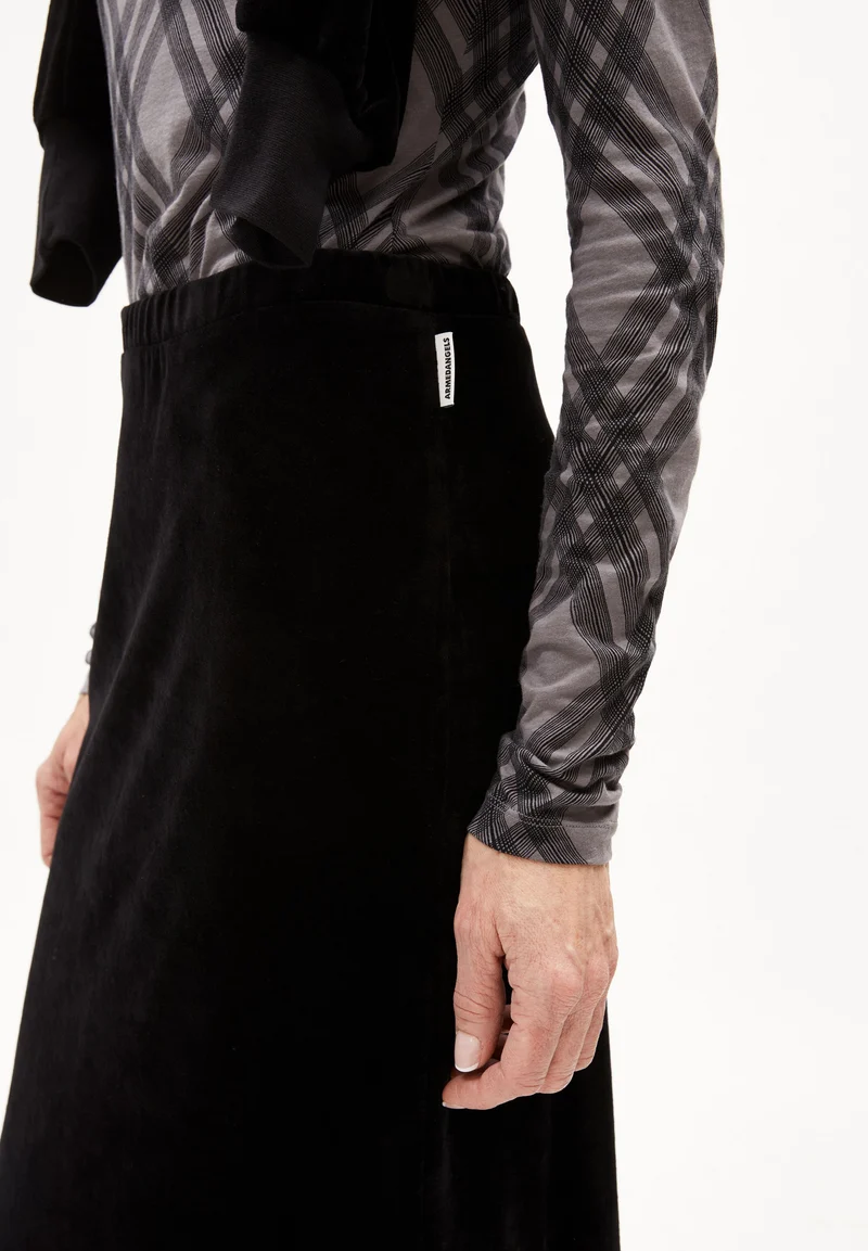 EMOLGAA | black