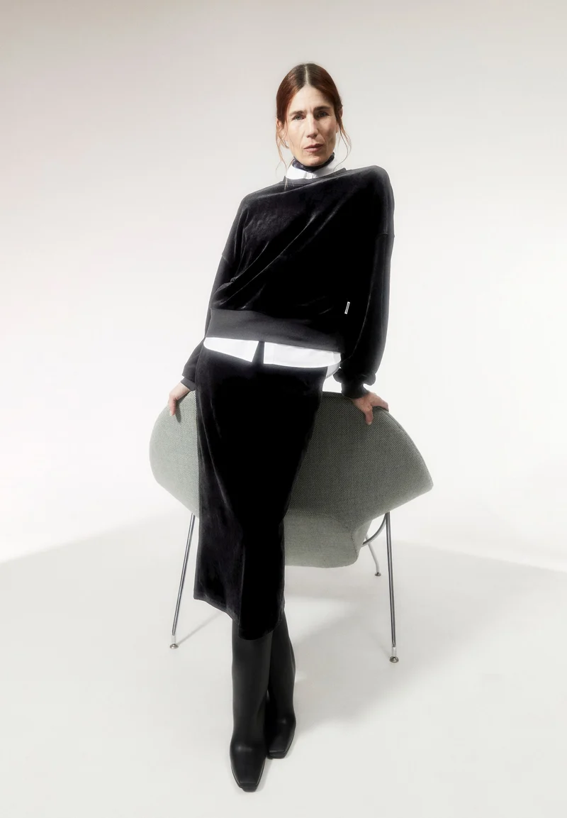 EMOLGAA | black