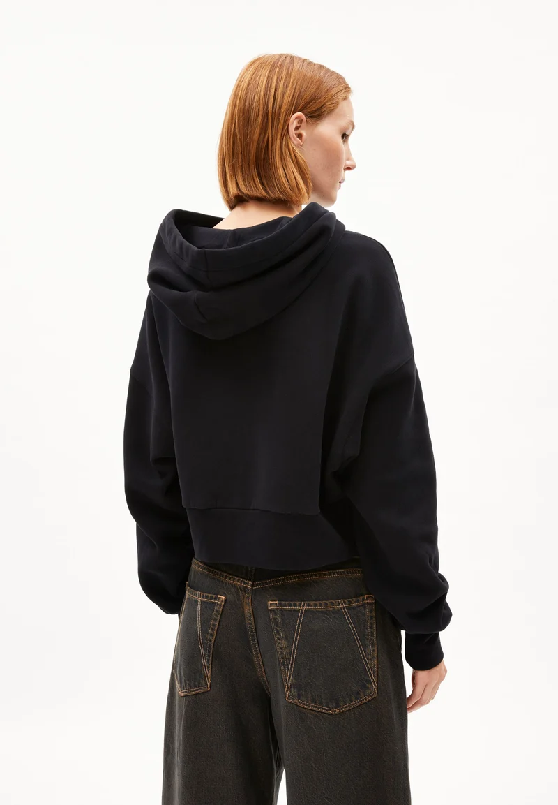 ILANAARIS | black