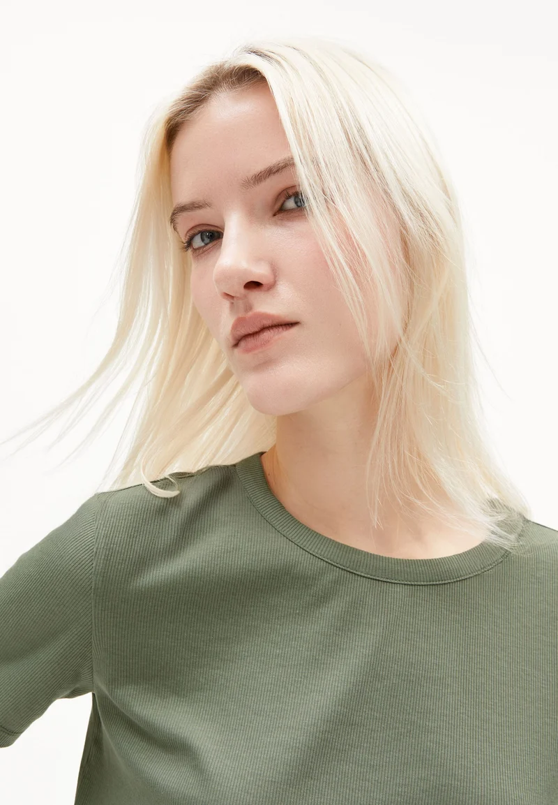 GENESAA | grey green
