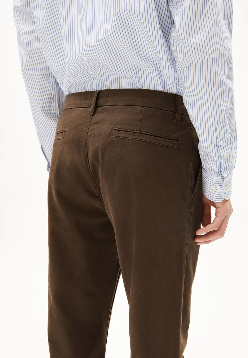 AASTER CHINOHOSE | tree shade