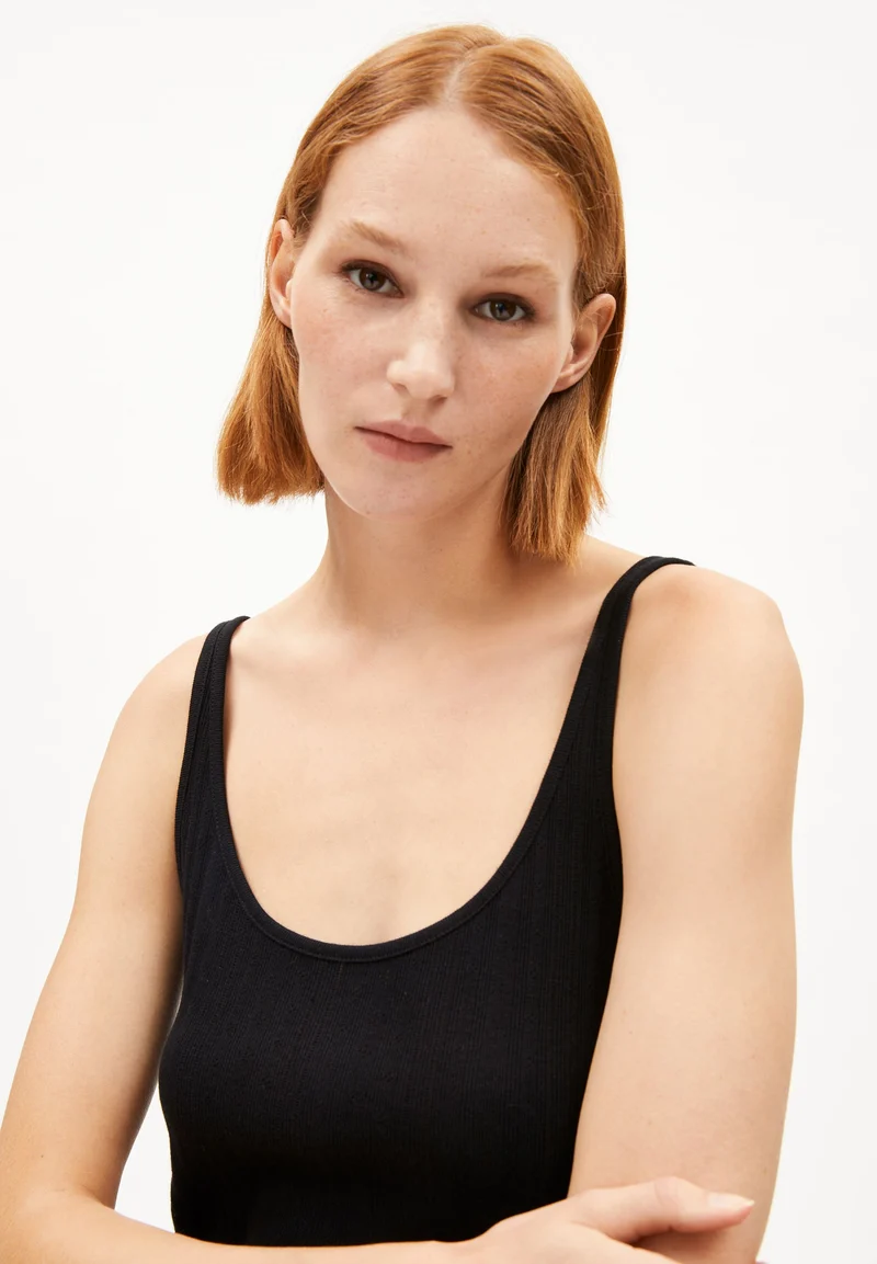 EKENAA | black