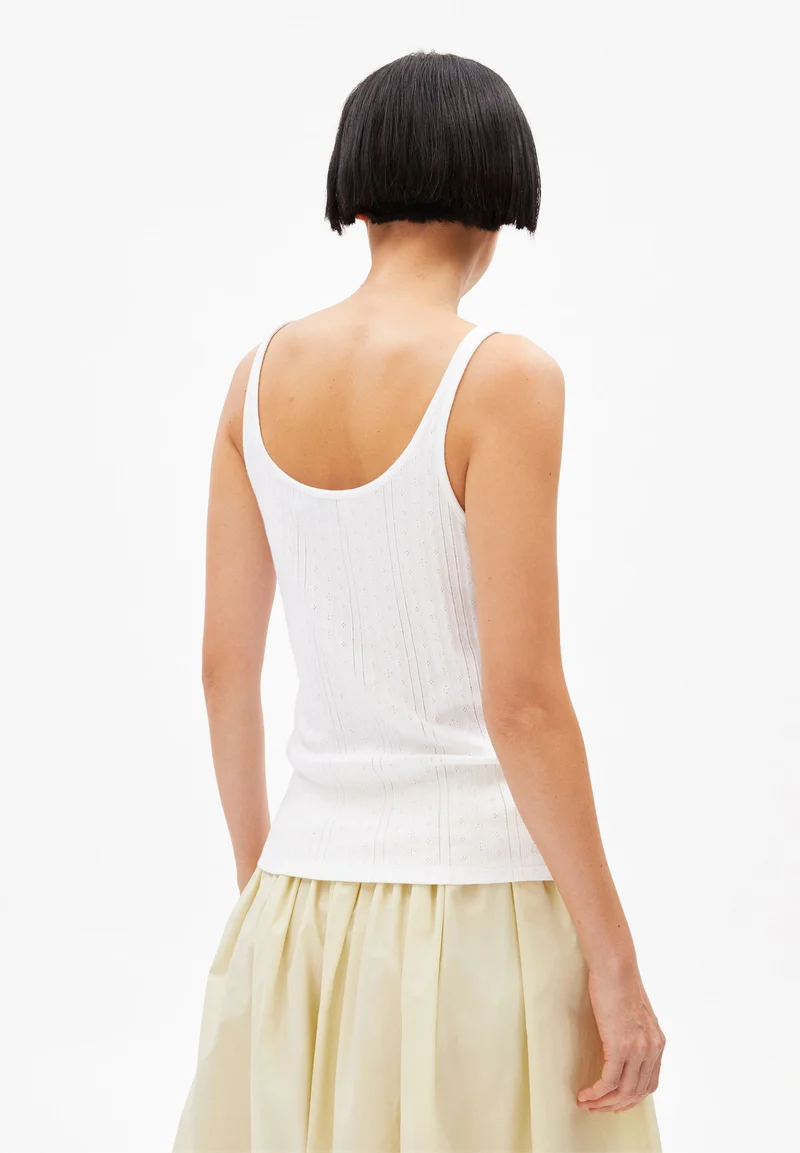 MAHELITAA | white