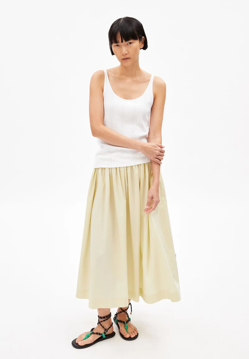 MAHELITAA | white
