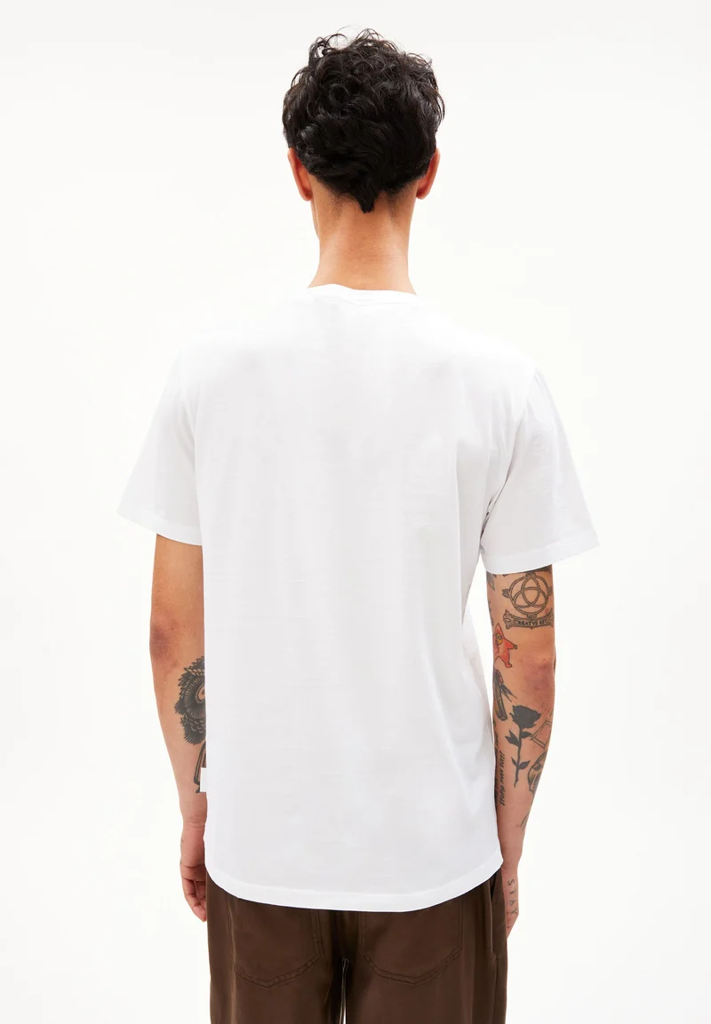 JAAMES TRIPPLE | white