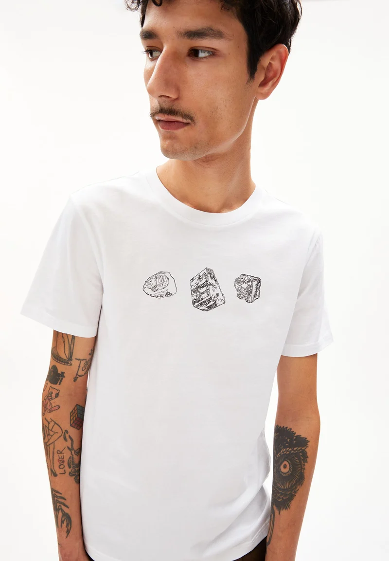 JAAMES TRIPPLE | white