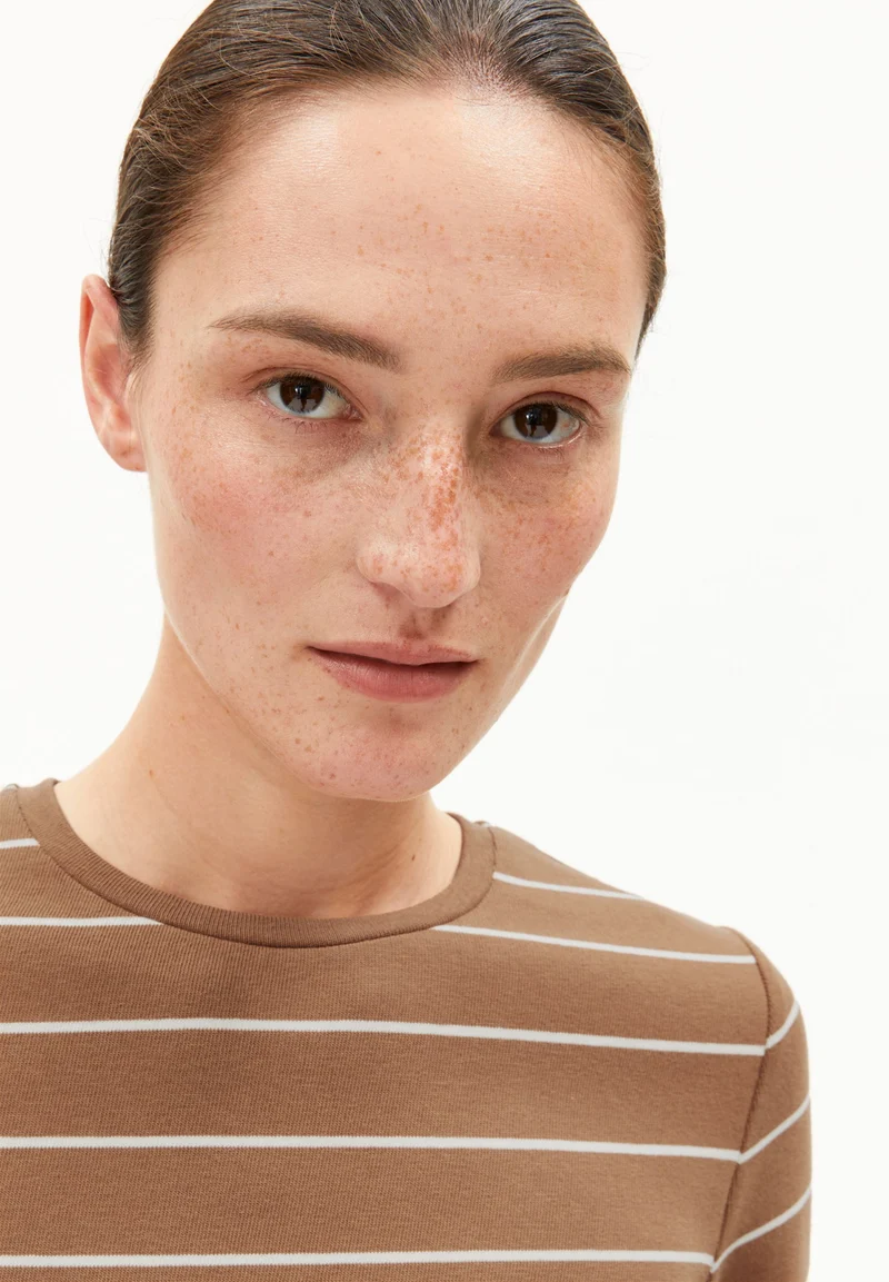 JAANISARA GESTREIFTES T-SHIRT | pale umber-oatmilk