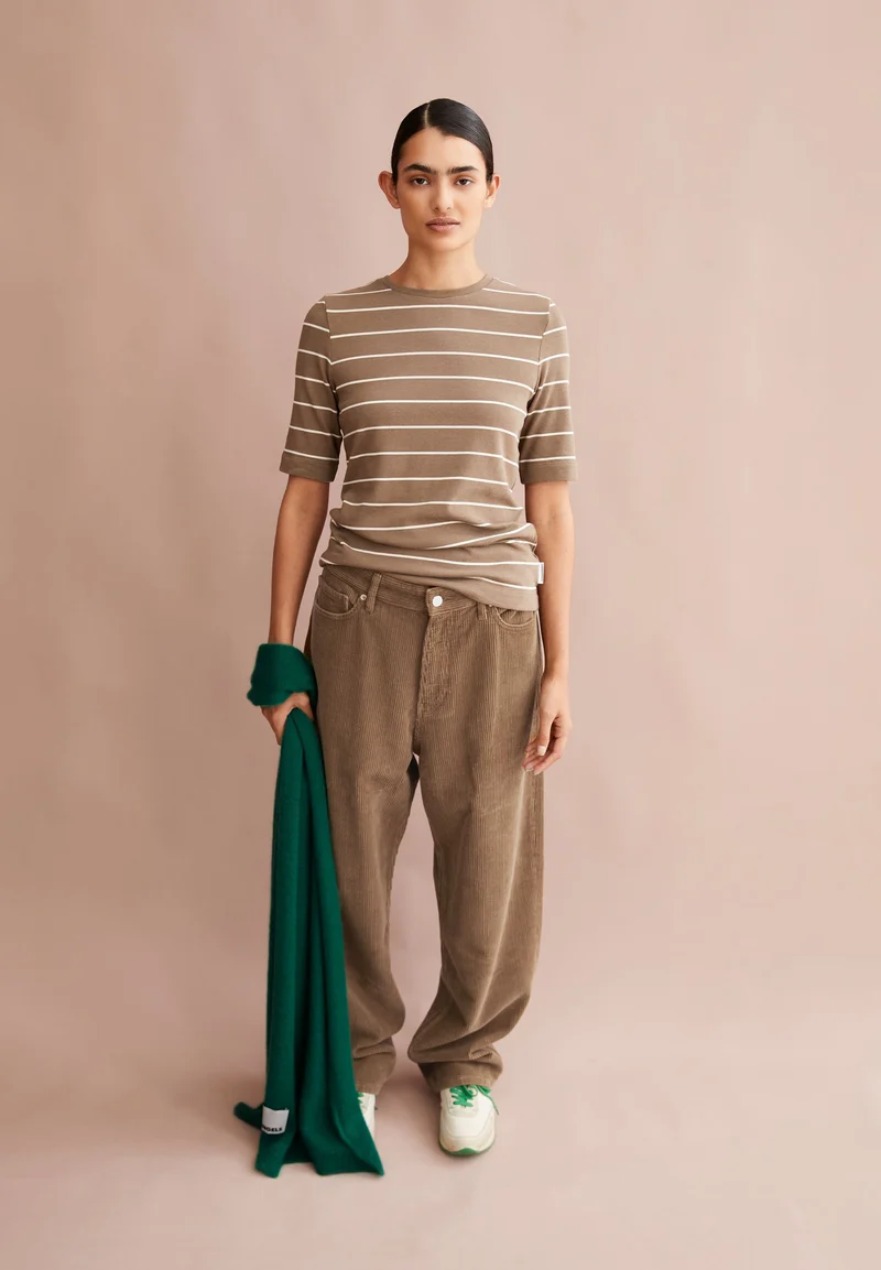 JAANISARA GESTREIFTES T-SHIRT | walnut cream-oatmilk
