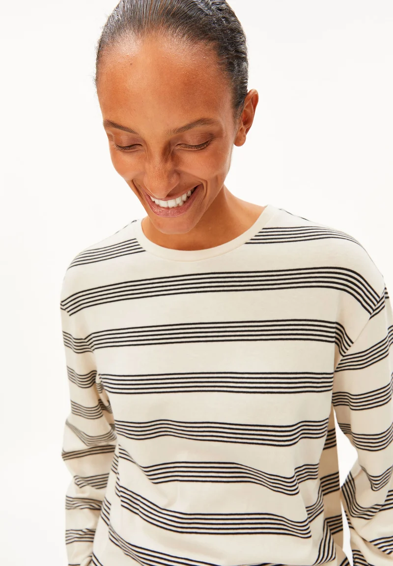 MARYNAA GESTREIFTES LANGARMSHIRT | oatmilk-black