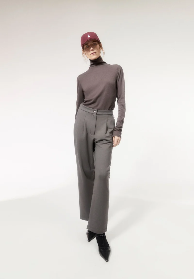 LIRAA LOU | iron cast