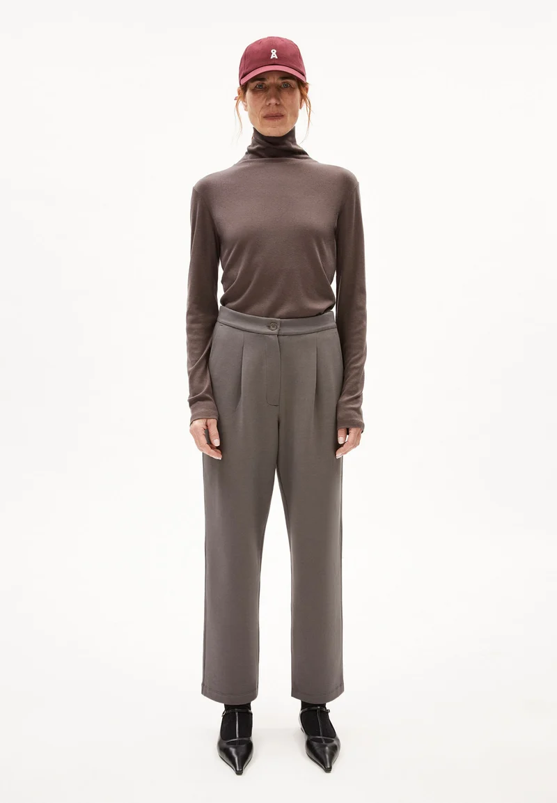 LIRAA LOU | iron cast