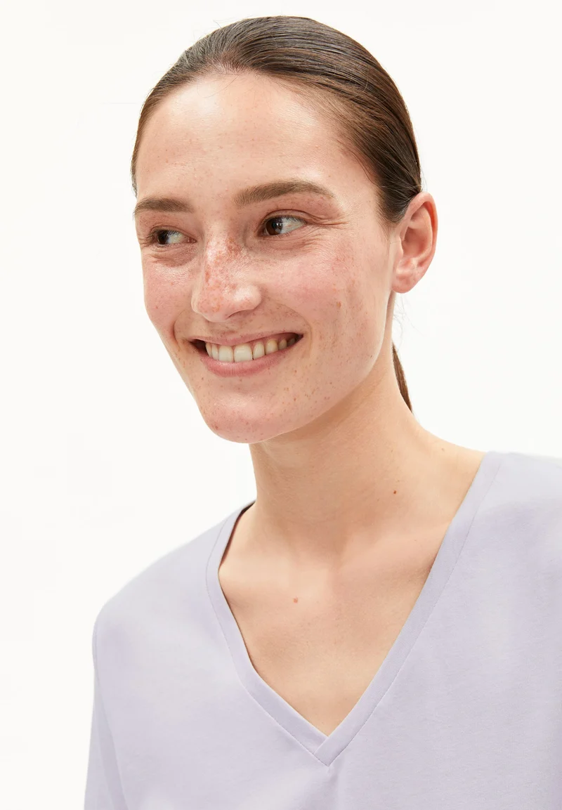 LUALAA V-NECK | soft lilac