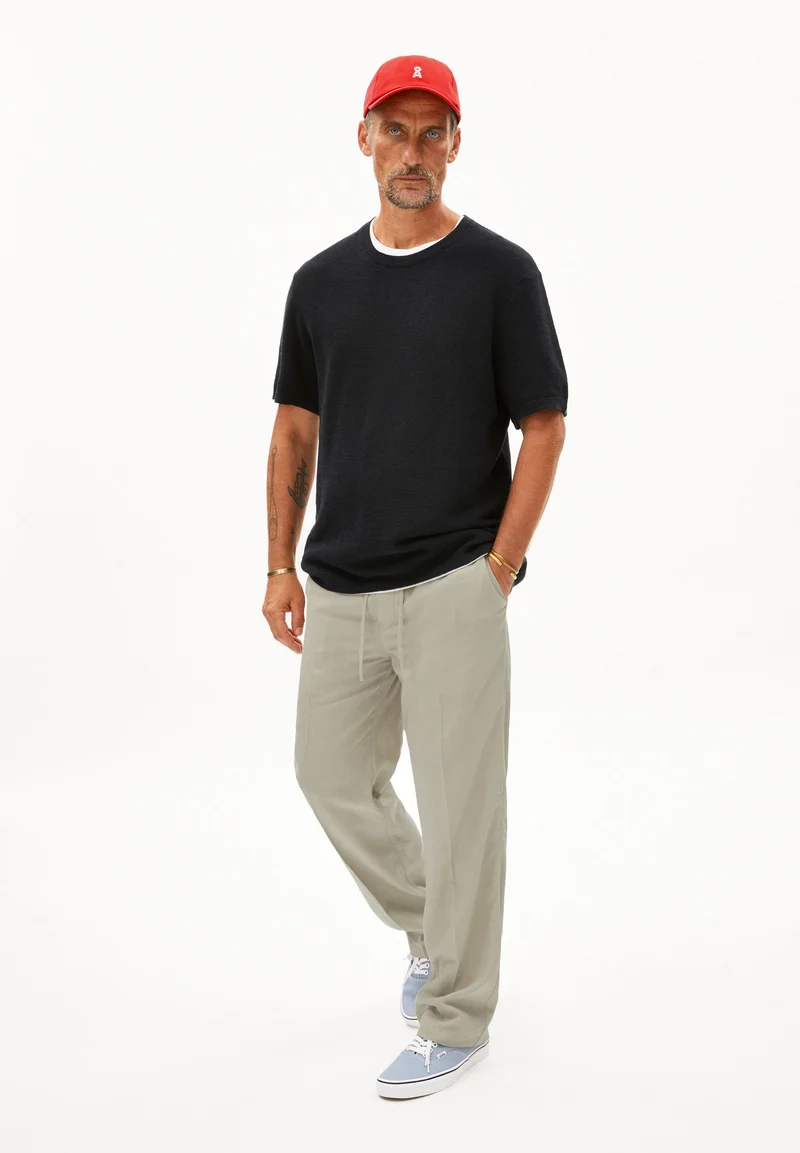 ERWAAN LINO | black