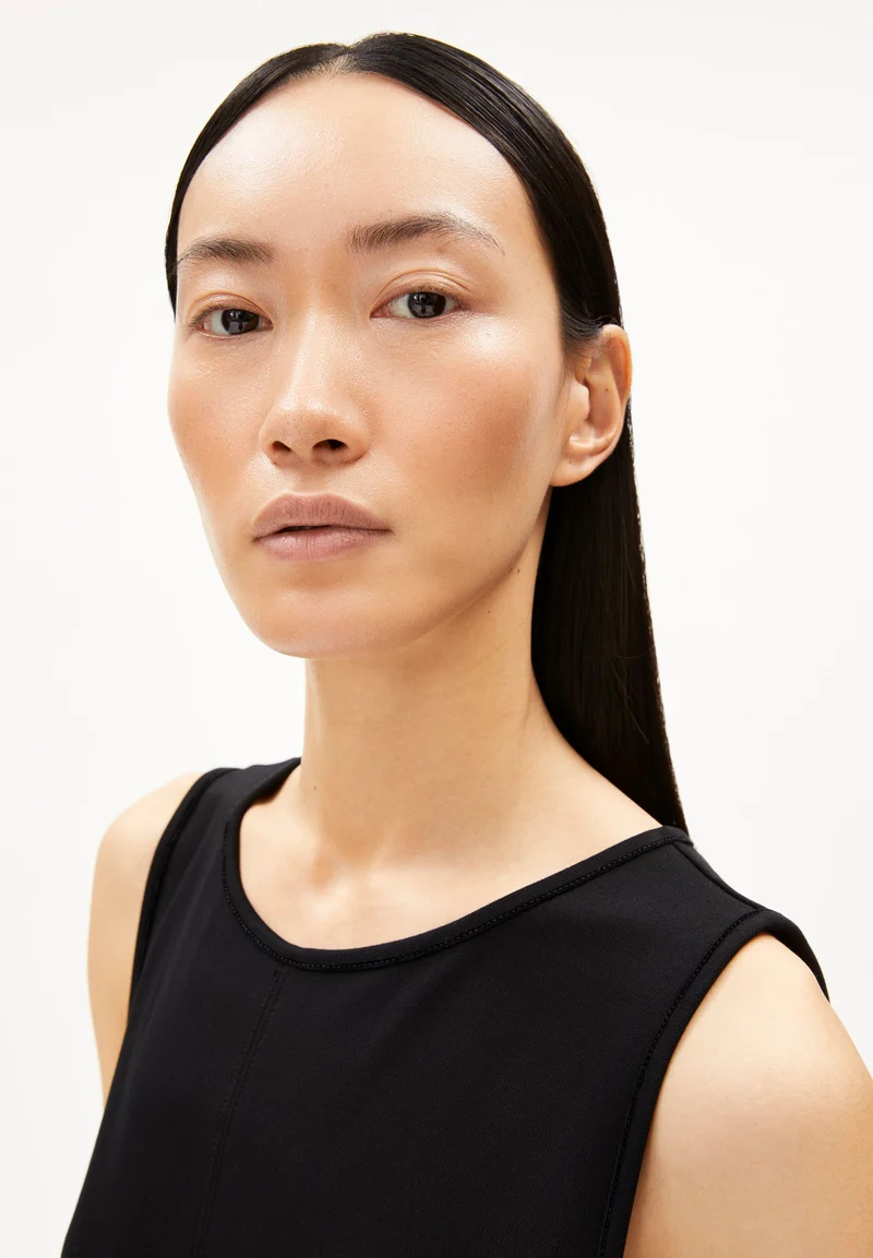 DULAHAA | black