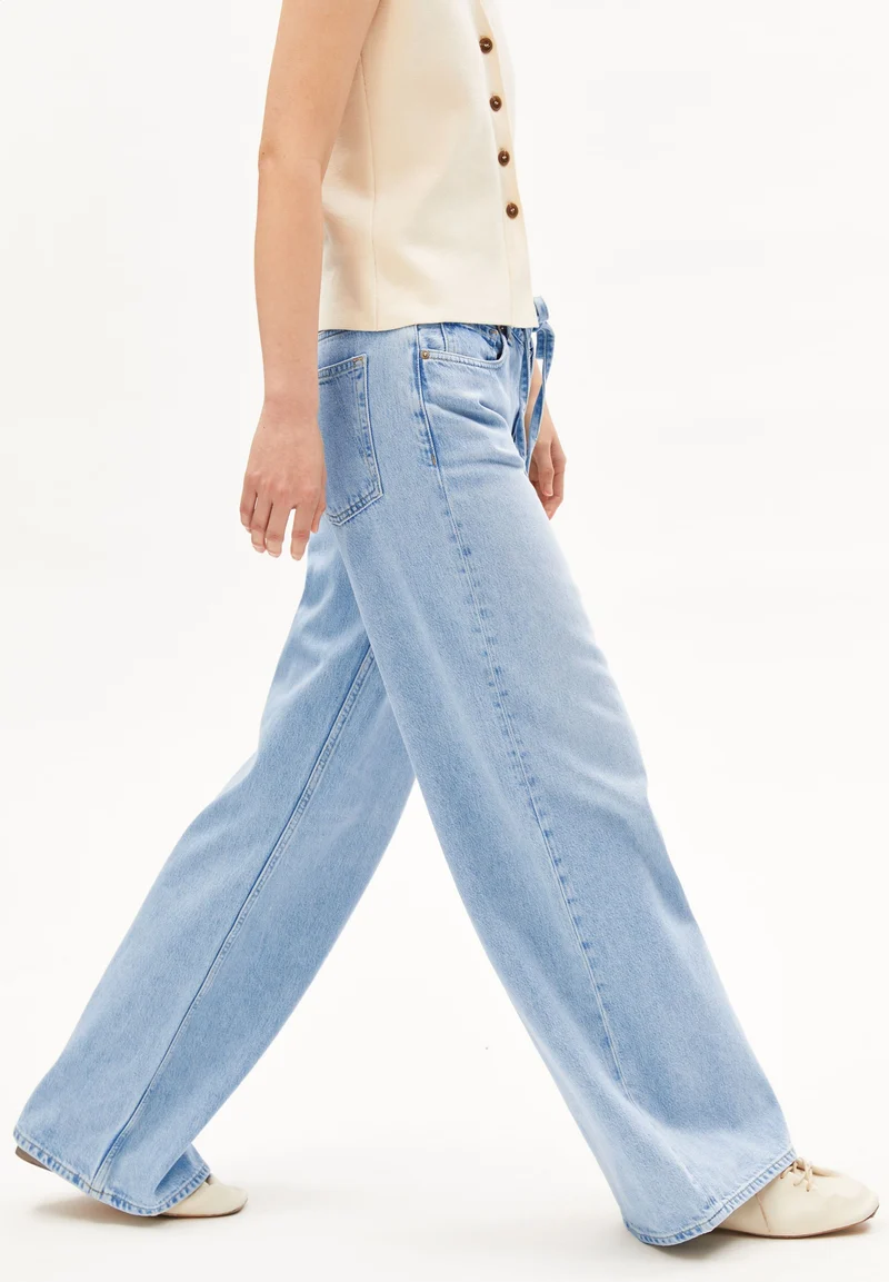 ASTRAEAAS MID WAIST WIDE JEANS | noise