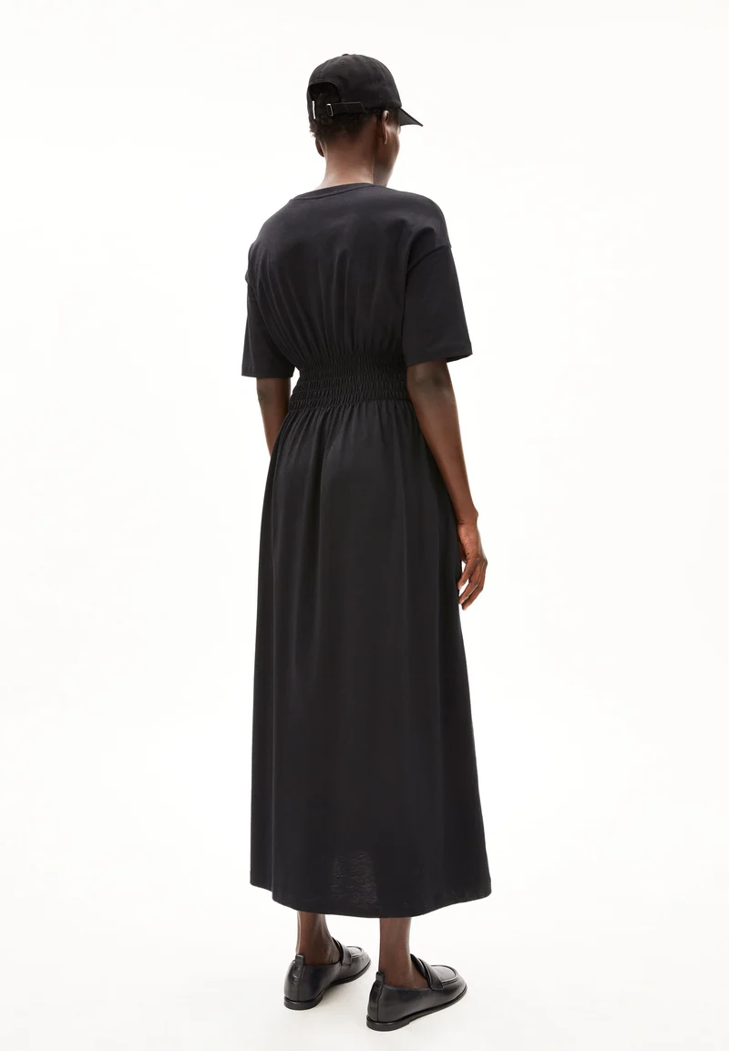 KIWANAA | black