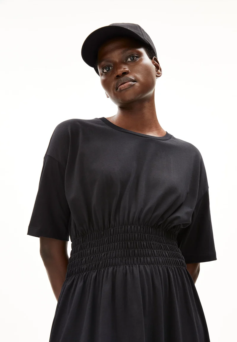 KIWANAA | black