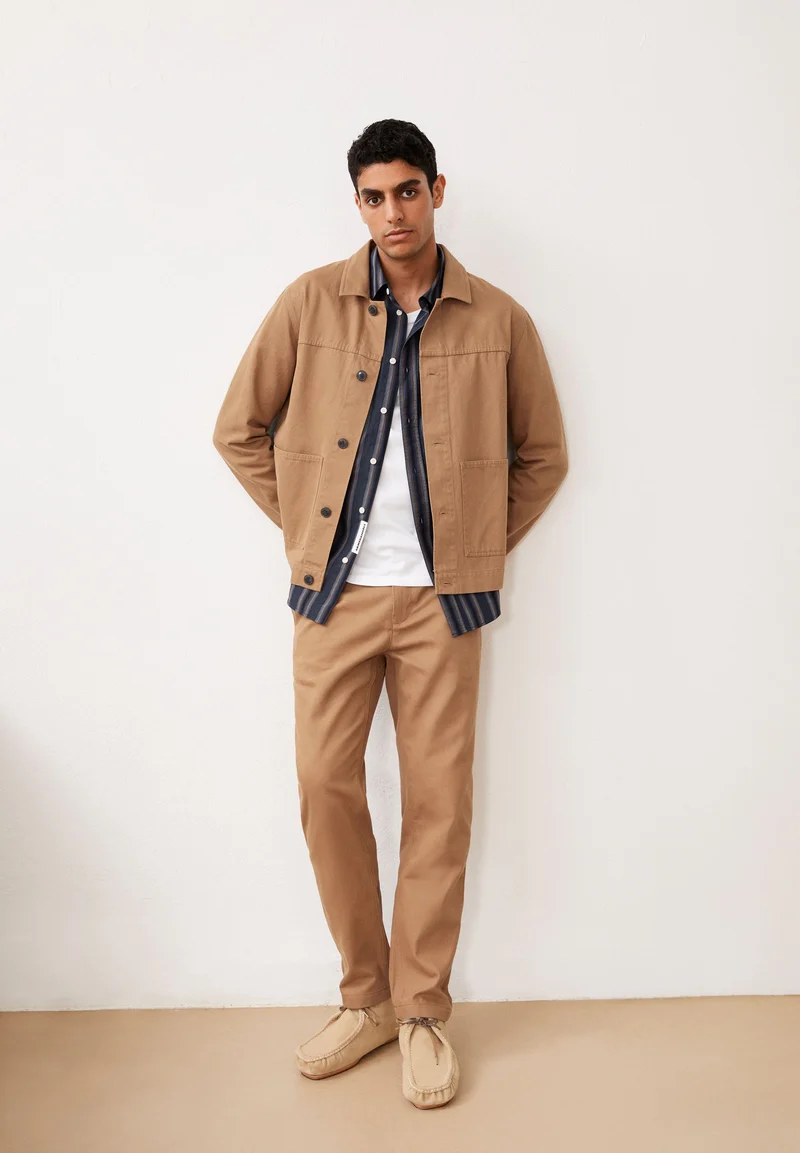 STAAVRO | pale umber