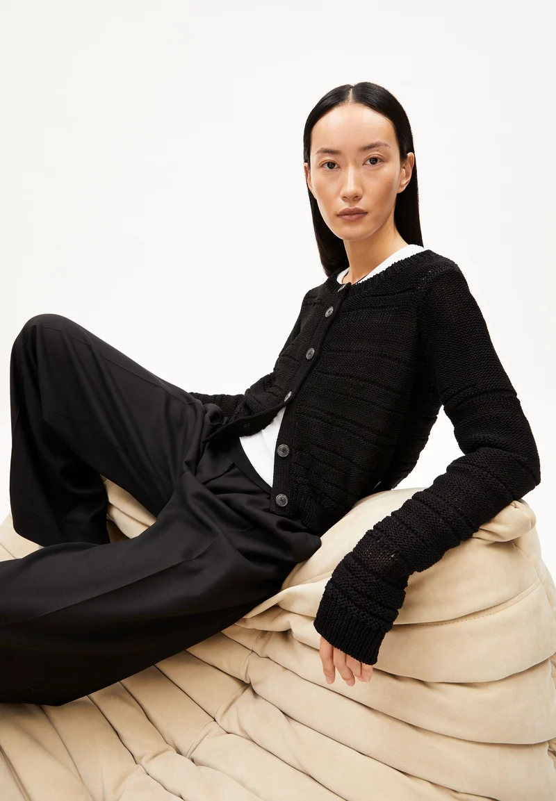 GILAAH | black