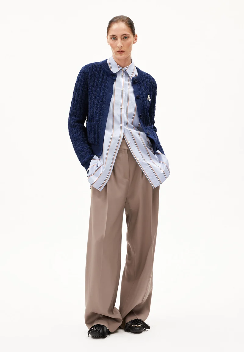 JULIAANAS STRUCTURE STRICKJACKE | blue noon